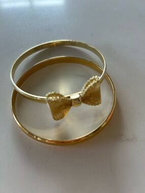 Vintage Gold Tone Bow Accent Bangle Bracelet Set - Women Jewelry